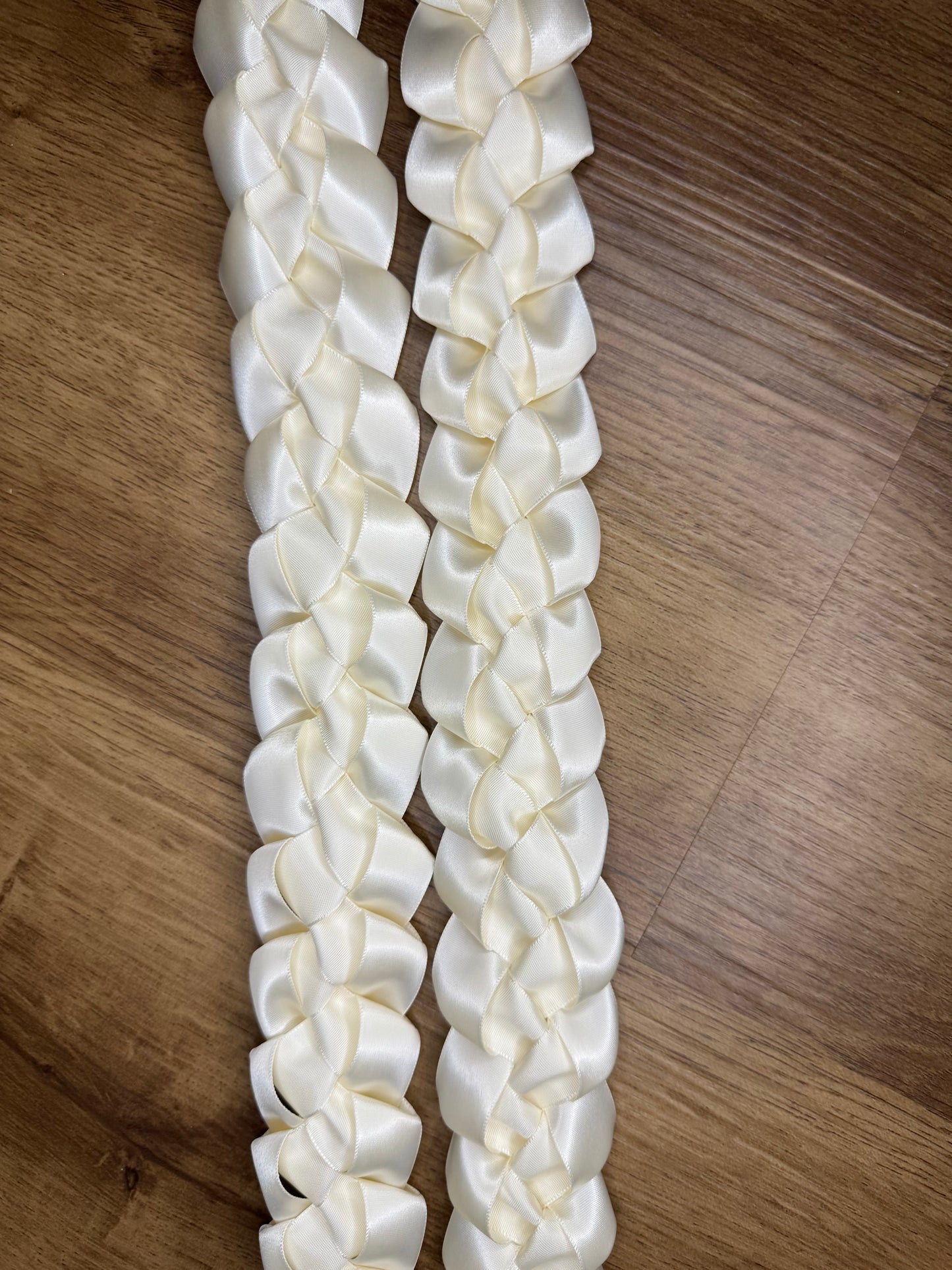 Graduation Lei : Desert Pearl