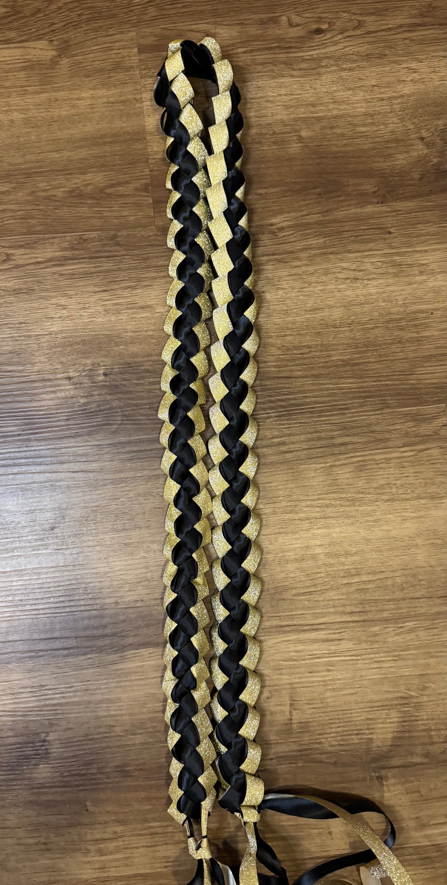 Graduation Lei : Midnight Gold